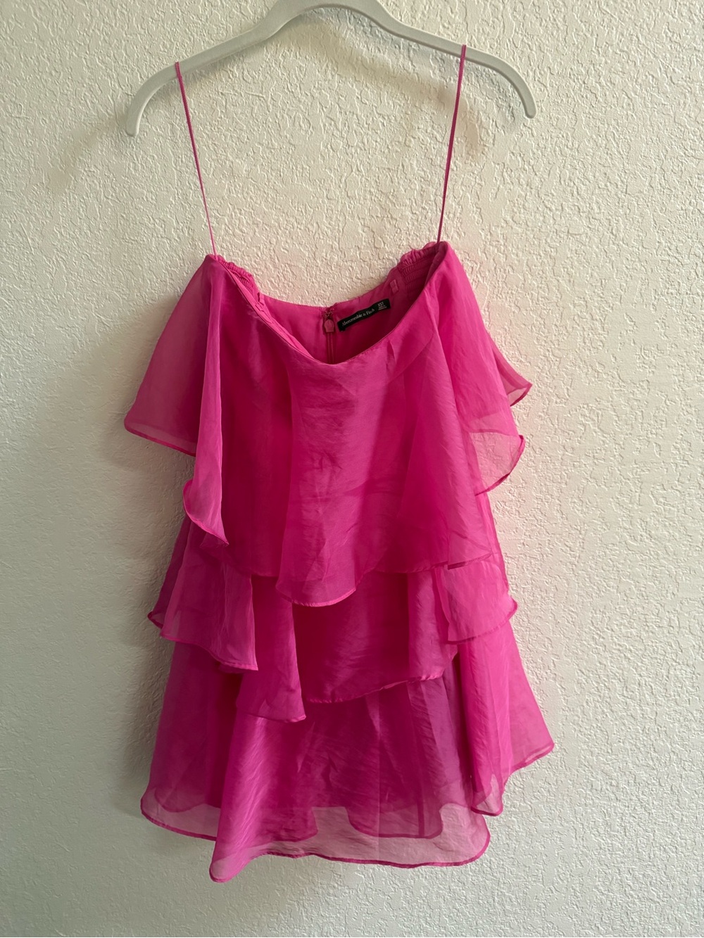 Abercrombie & Fitch Hot Pink Tiered Strapless dress for HoCo Prom or Party